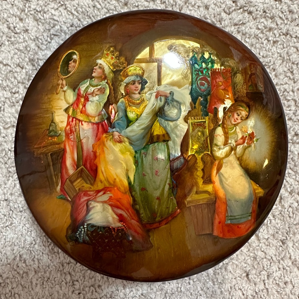 2 Vintage wooden lacquer
